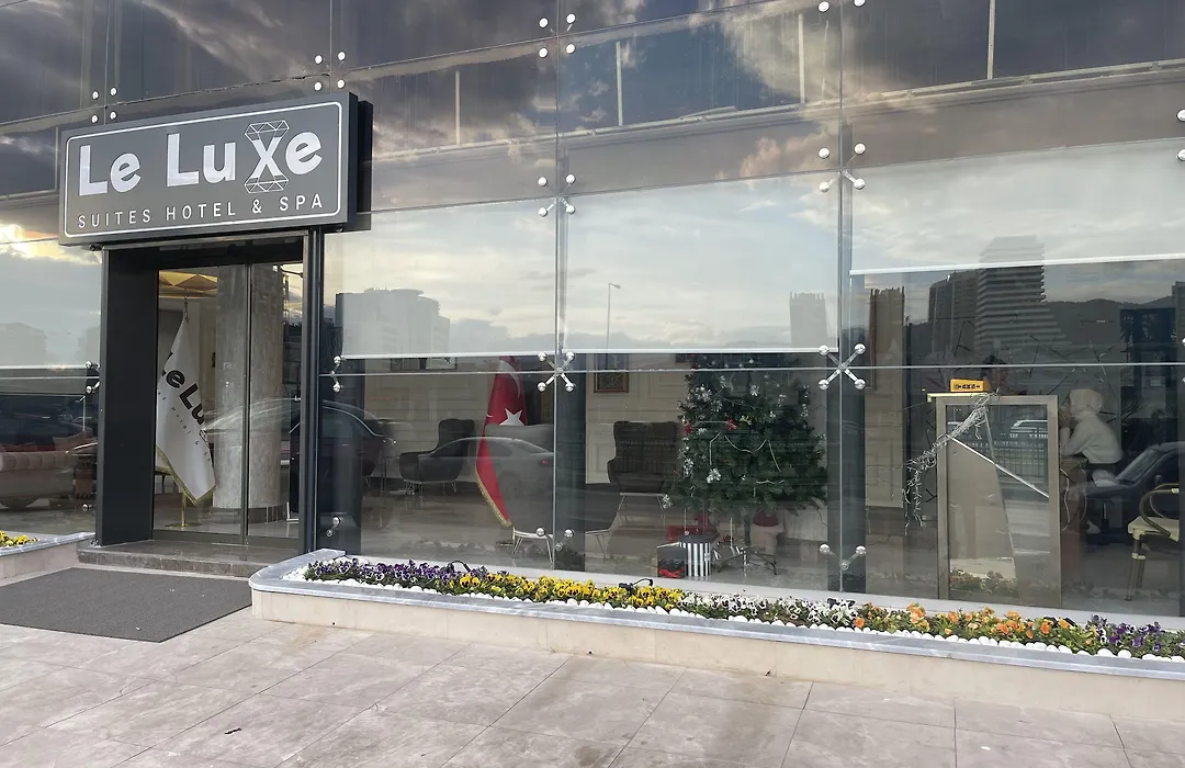 Le Luxe Suites Hotel-1